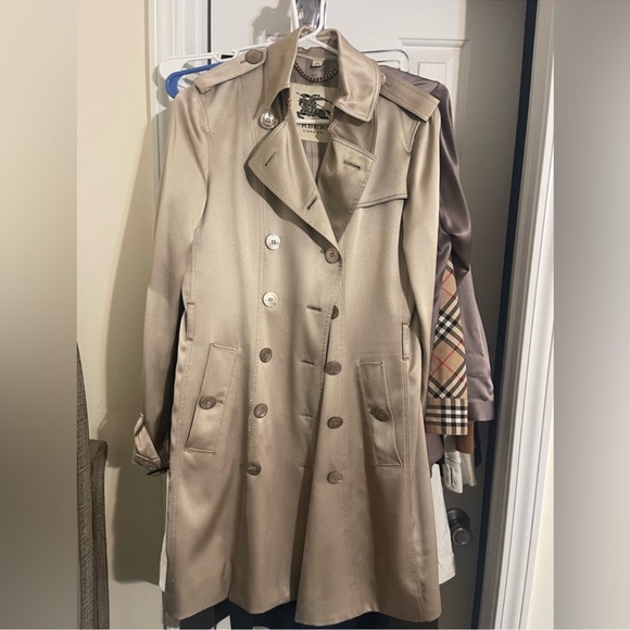 Burberry 100% Mulberry Silk Trench Coat - Picture 2 of 13